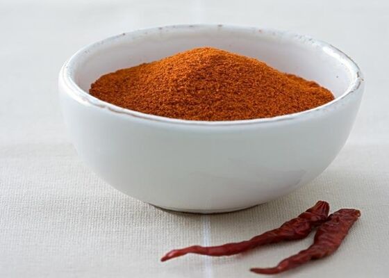 Peso de pimenta-do-reino com Salmonella Negative Premium em pó com 24 meses de vida útil e 80-220 ASTA Valor para Excelência Culinária