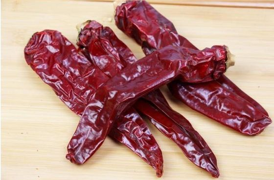 Pimentão seco vermelho, especiarias e temperos em pó para a empresa de alimentos.